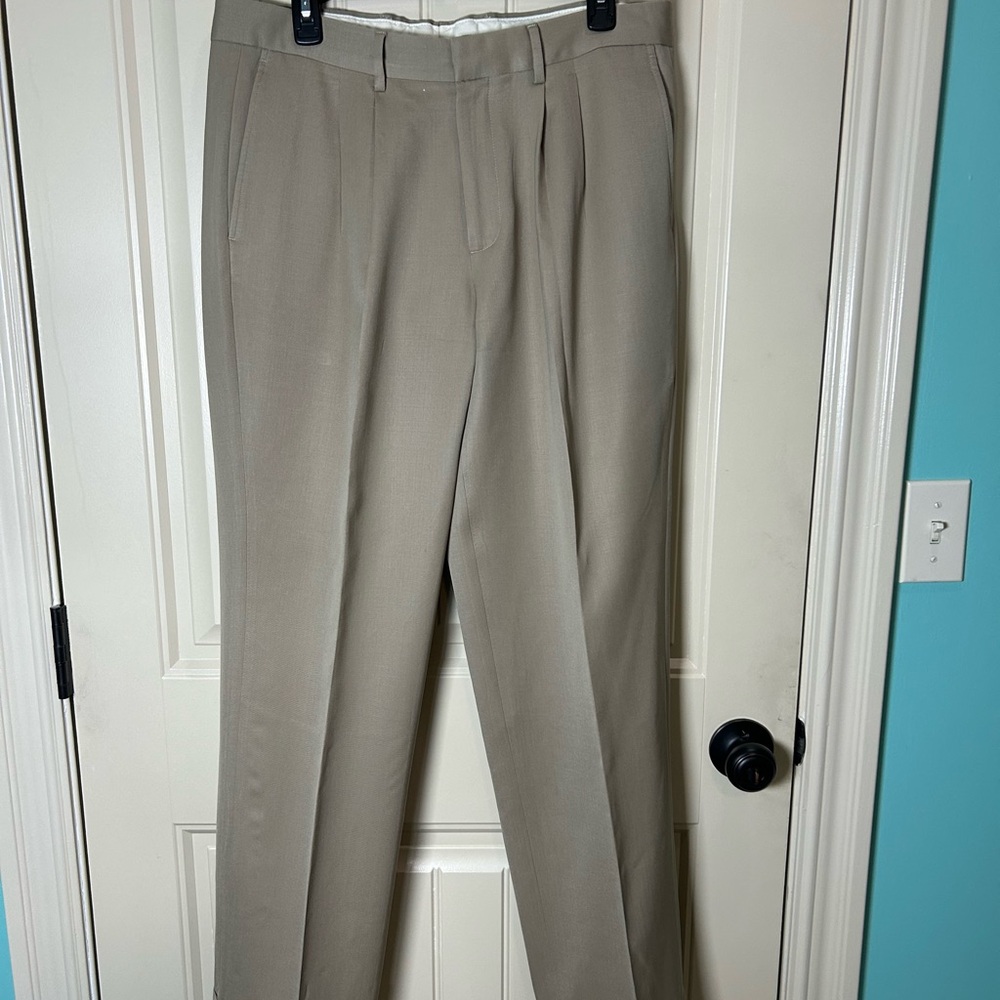 Eddie Bauer Men's Classic Fit Dress Pants,Beige 100% Cotton, Front Pleated, 33